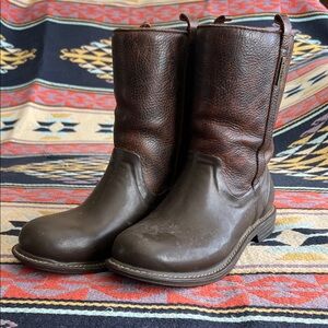 Bogs women’s size 8 Dark Brown Leather Boots with rubber waterproof lower